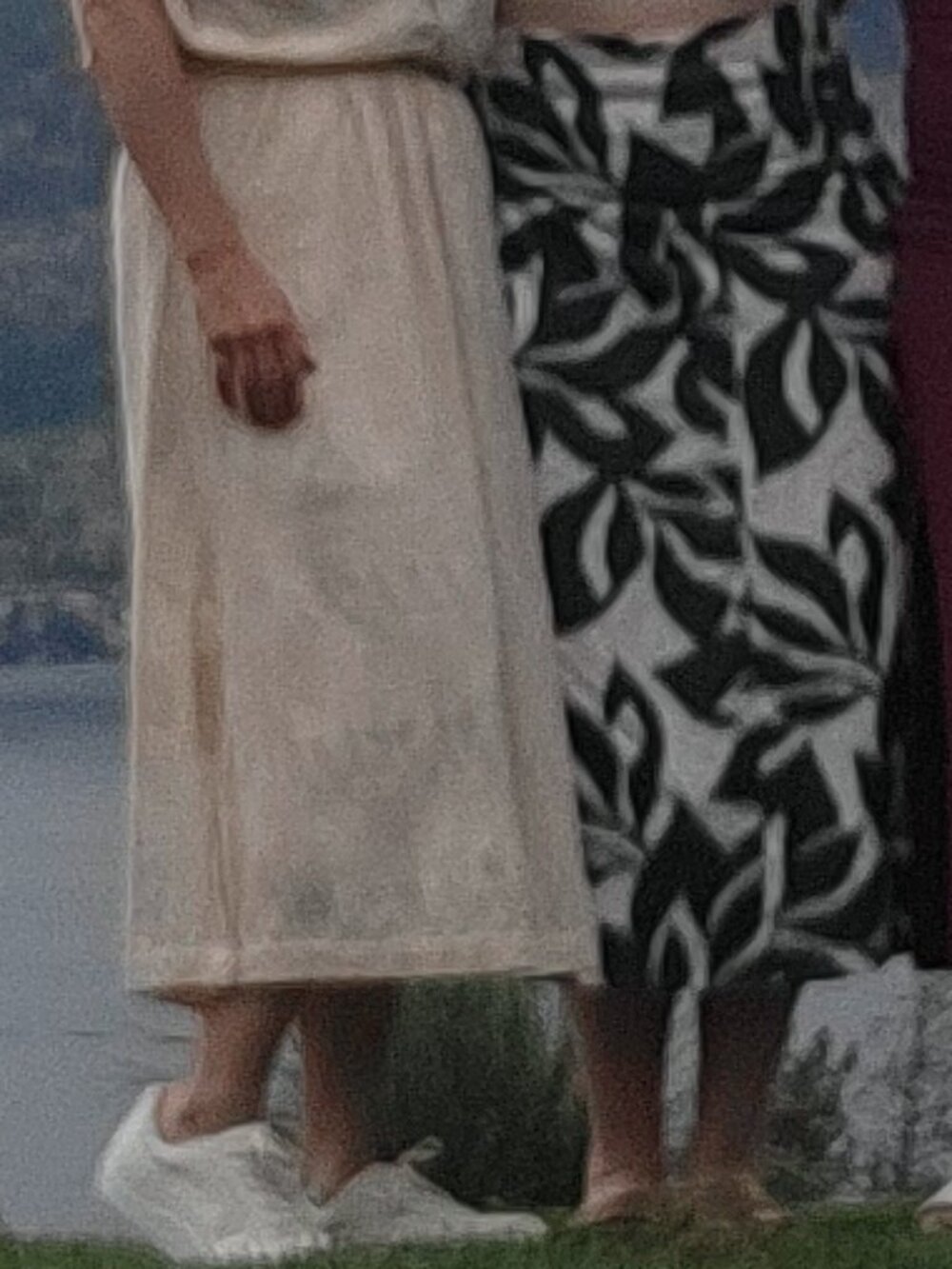 Banana Republic Linen Blend Midi Skirt - Green Botanical Print - Slit - Size 10 - Picture 4 of 4